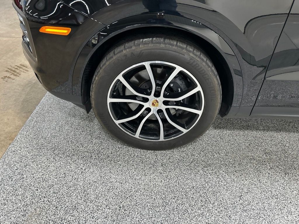 2024 Porsche Cayenne Base