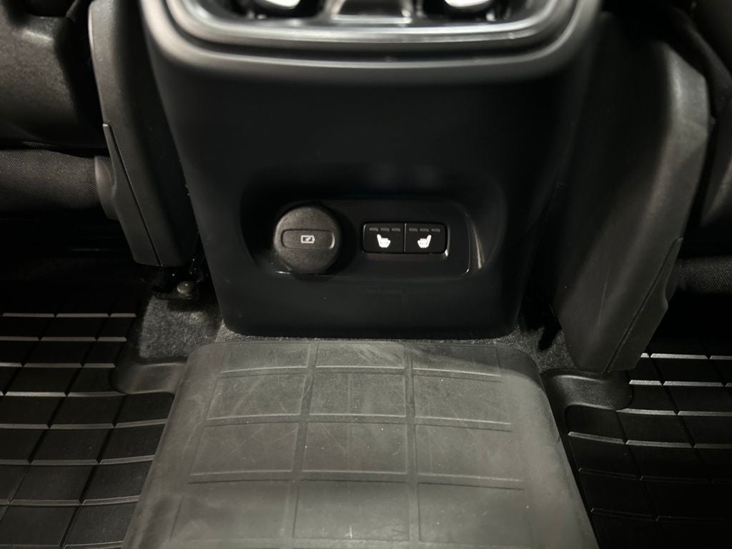 2022 Volvo XC40 Momentum
