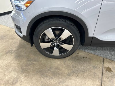 2022 Volvo XC40 Momentum